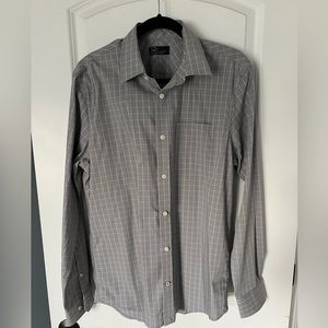 GAP men’s wrinkle resistant button-down - L - Never worn